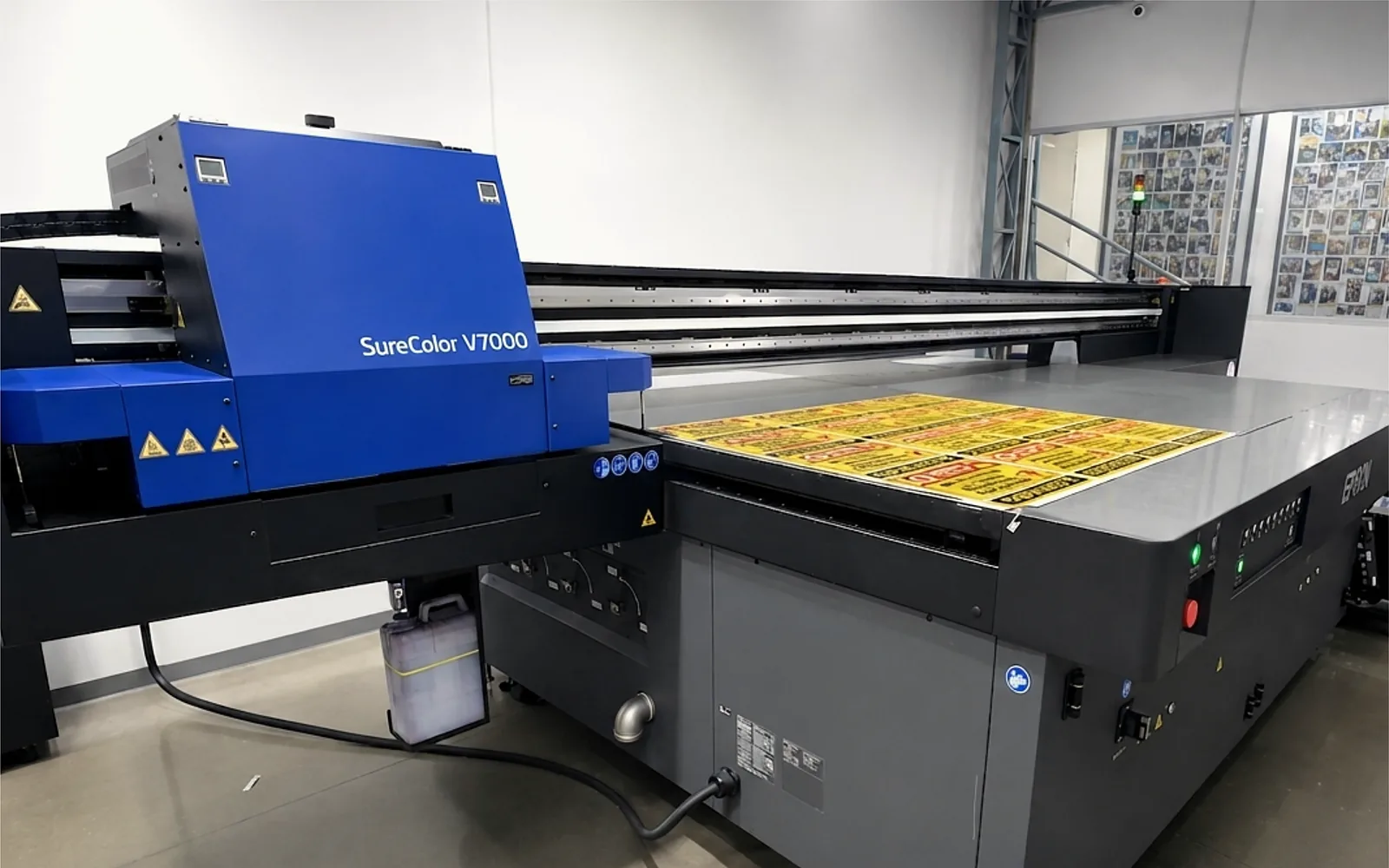 Impressão UV Flatbed — linha de produção Adesiva